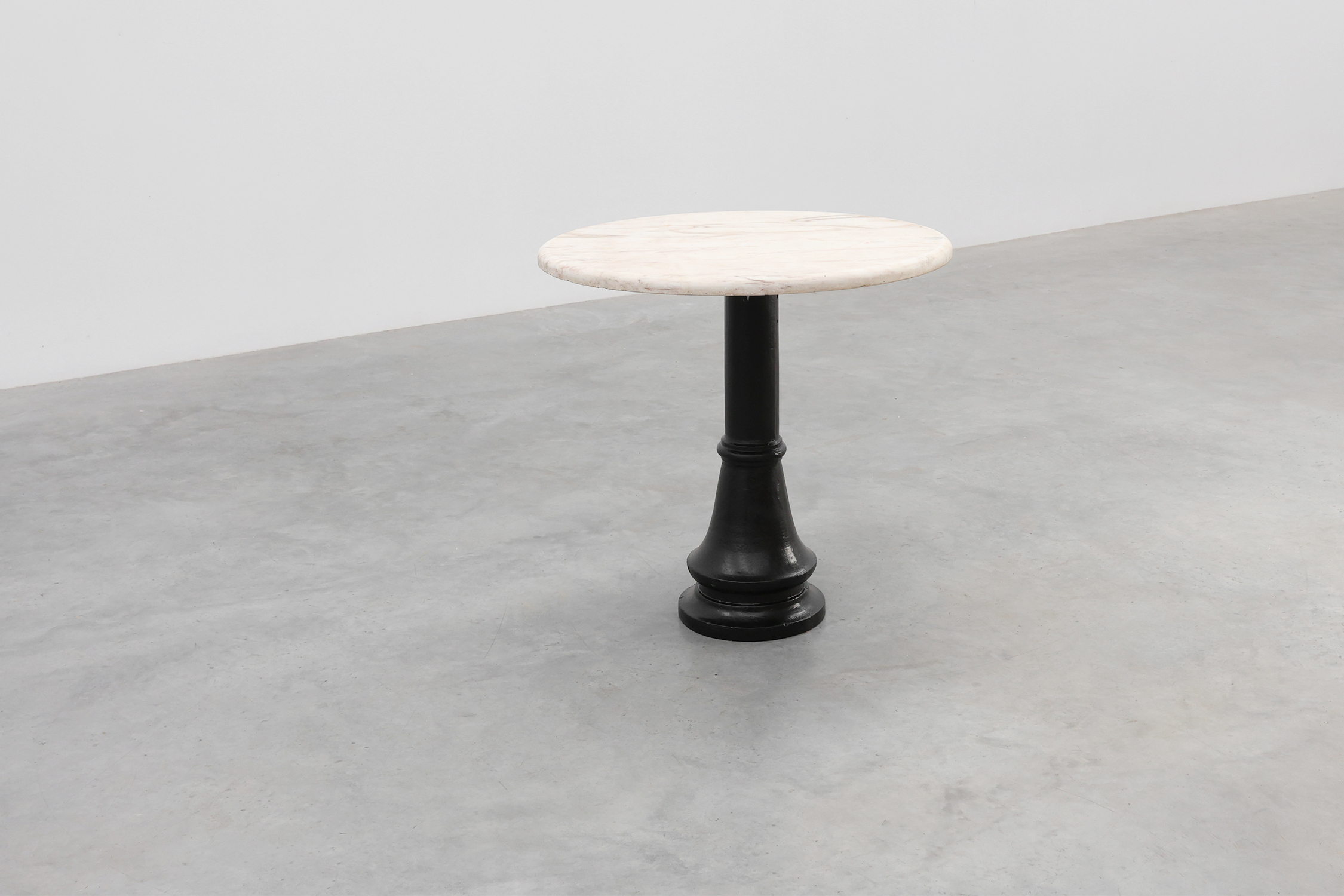Cast iron garden table with Carrara marble top, France ca. 1900thumbnail